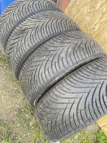 BFGoodrich 225/50 R17 Zimska