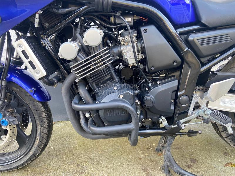 Yamaha FZS 600 Fazer