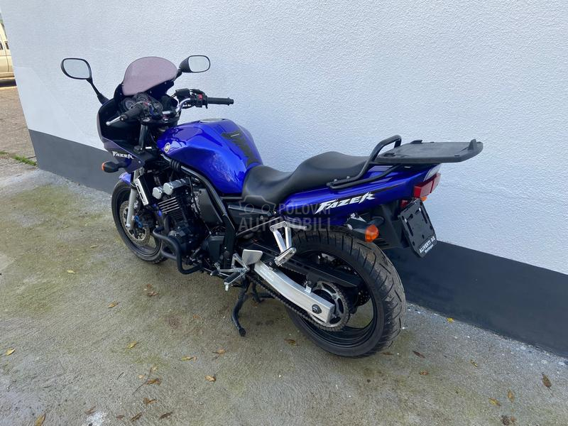Yamaha FZS 600 Fazer