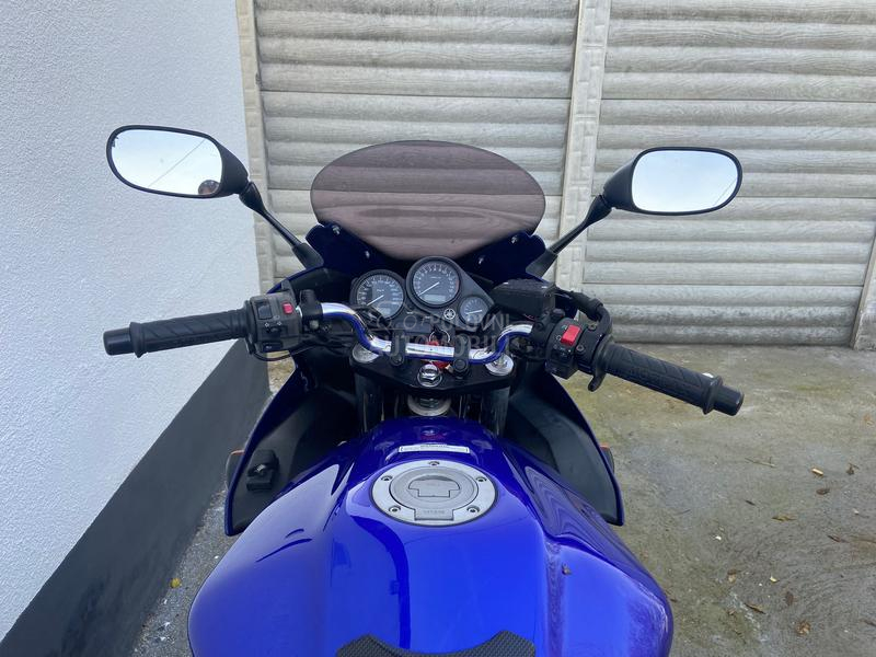 Yamaha FZS 600 Fazer