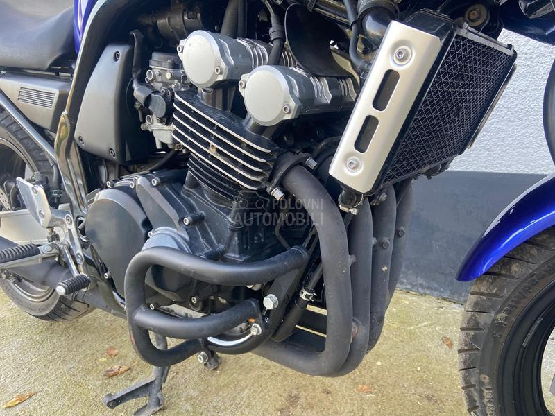 Yamaha FZS 600 Fazer