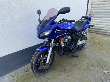 Yamaha FZS 600 Fazer