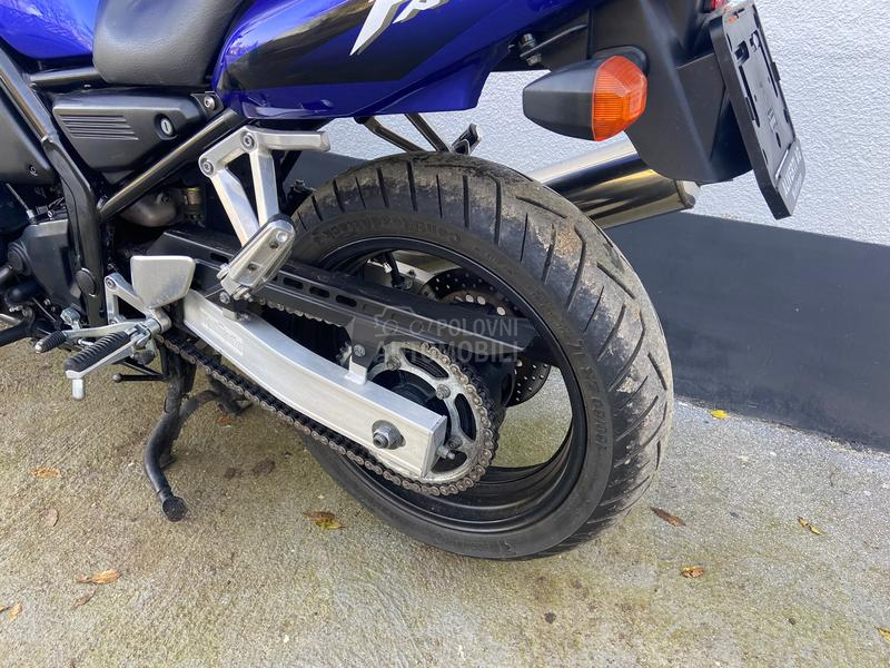 Yamaha FZS 600 Fazer