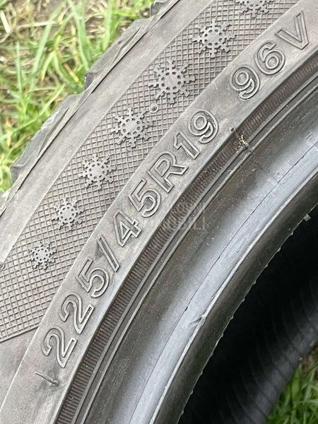 Lassa 225/45 R19 Zimska