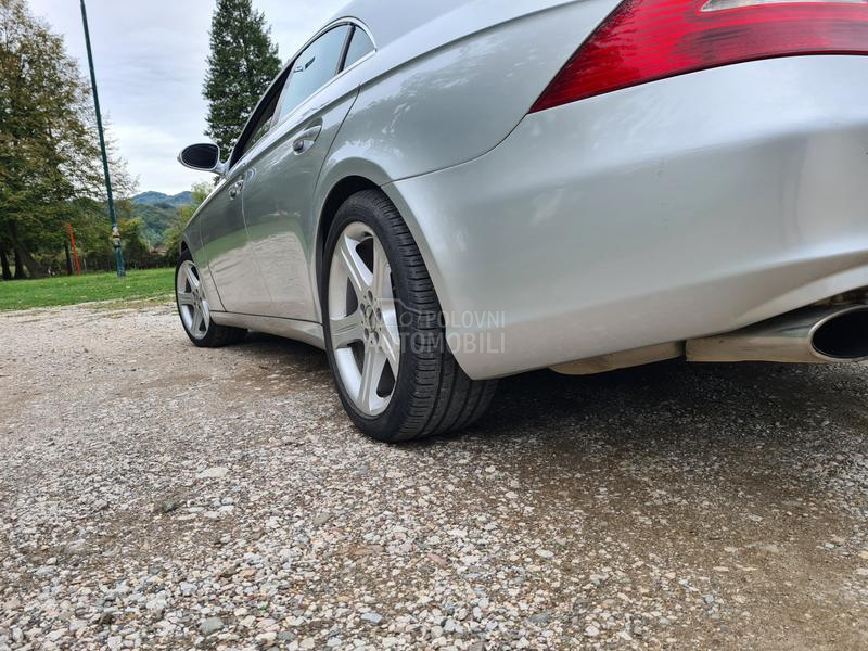 Mercedes Benz CLS 350 za motor quad