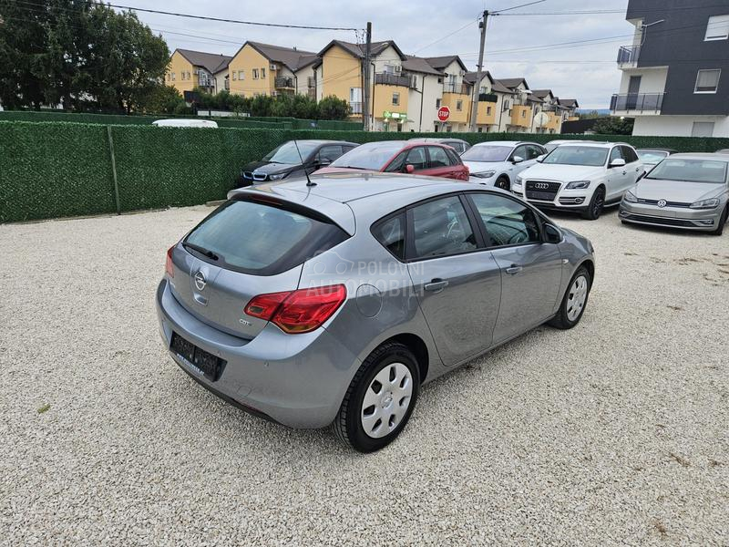 Opel Astra J SERV ISNA / ISTORIJA