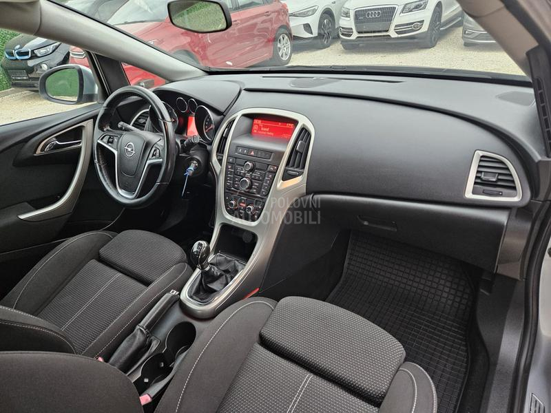 Opel Astra J SERV ISNA / ISTORIJA