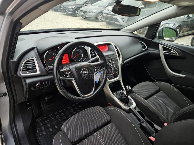 Opel Astra J SERV ISNA / ISTORIJA