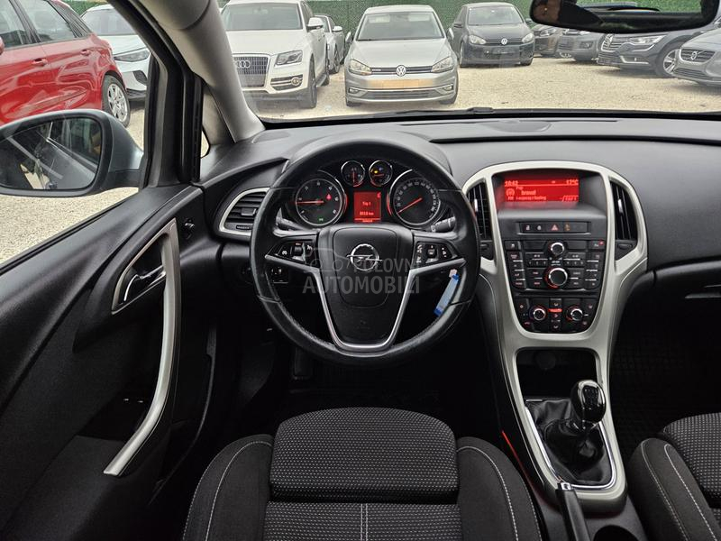 Opel Astra J SERV ISNA / ISTORIJA
