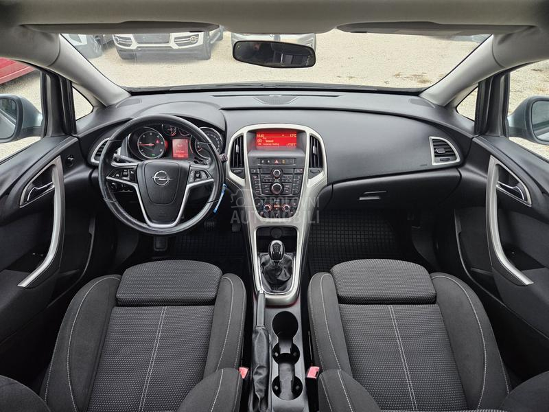 Opel Astra J SERV ISNA / ISTORIJA