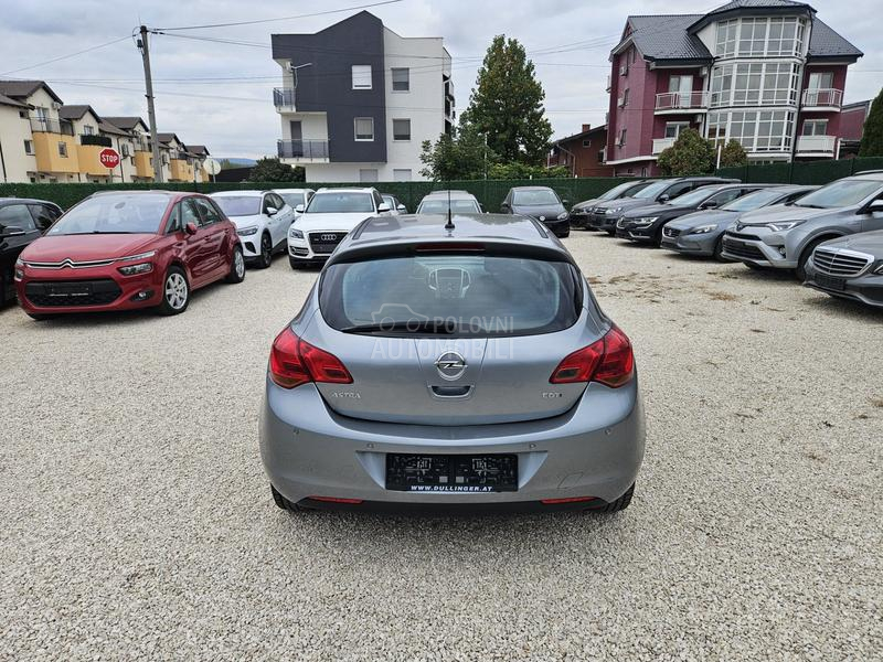 Opel Astra J SERV ISNA / ISTORIJA