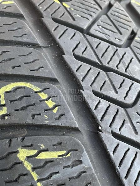 Pirelli 245/45 R19 Zimska