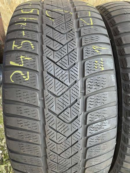 Pirelli 245/45 R19 Zimska