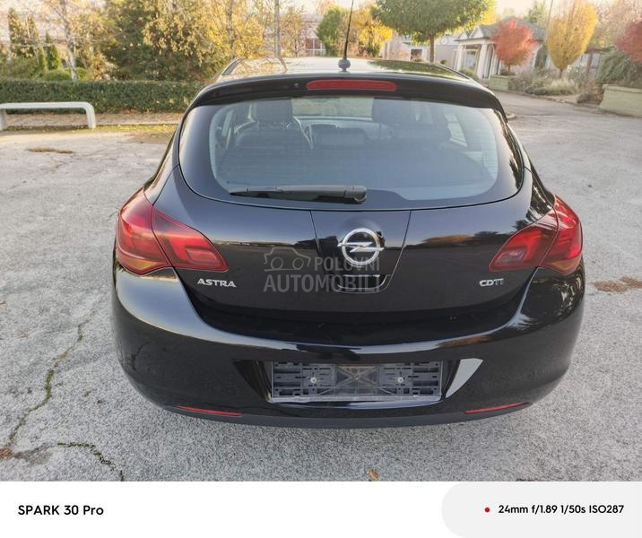 Opel Astra J 1.7 cdti n.o.v