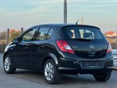 Opel Corsa D 1.2 B / NAV / COSMO