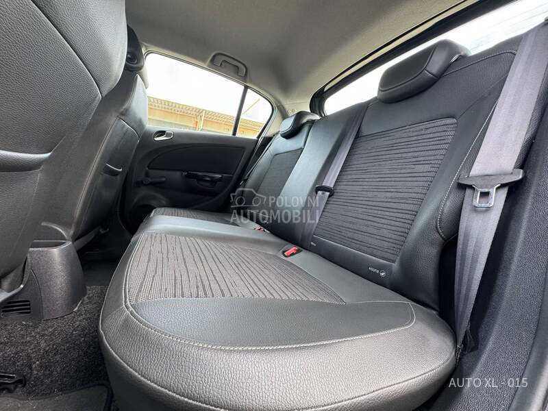 Opel Corsa D 1.2 B / NAV / COSMO