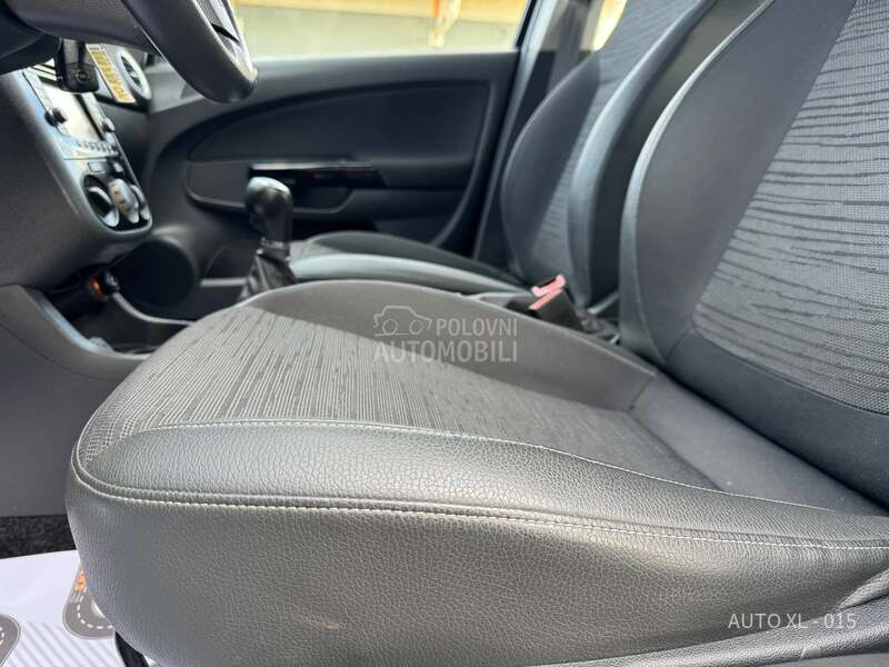 Opel Corsa D 1.2 B / NAV / COSMO