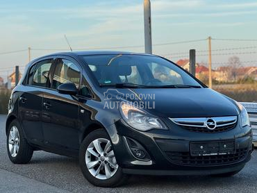 Opel Corsa D 1.2 B / NAV / COSMO