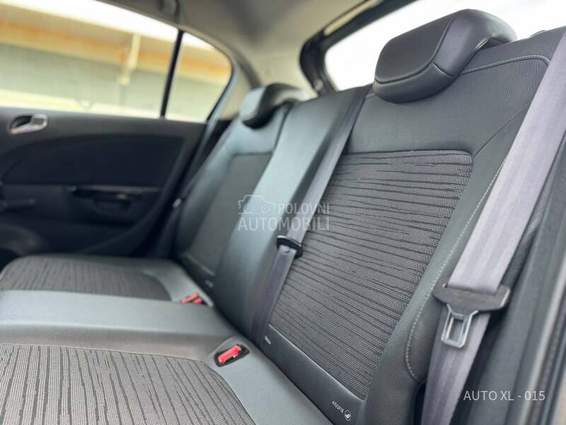 Opel Corsa D 1.2 B / NAV / COSMO