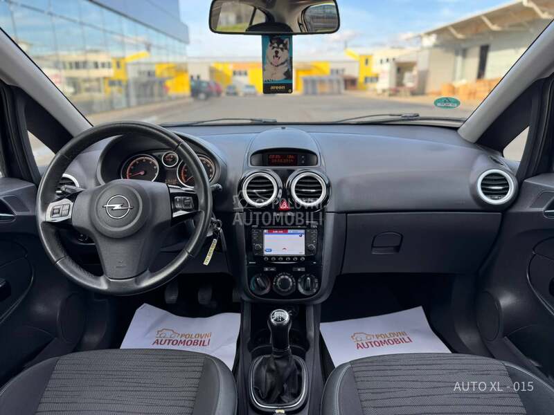 Opel Corsa D 1.2 B / NAV / COSMO