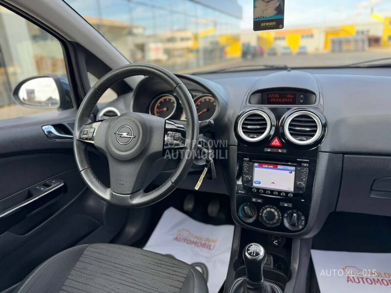 Opel Corsa D 1.2 B / NAV / COSMO