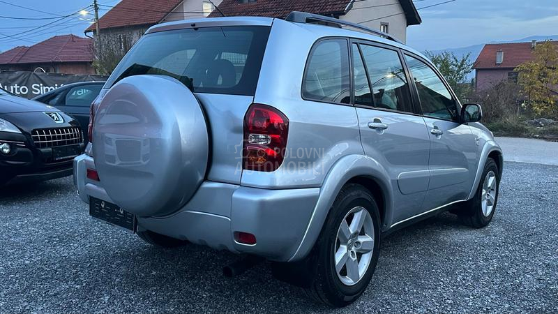 Toyota RAV 4 2,0 D 4X4 T00P