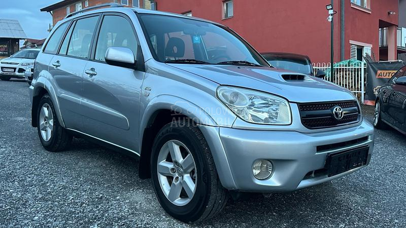 Toyota RAV 4 2,0 D 4X4 T00P