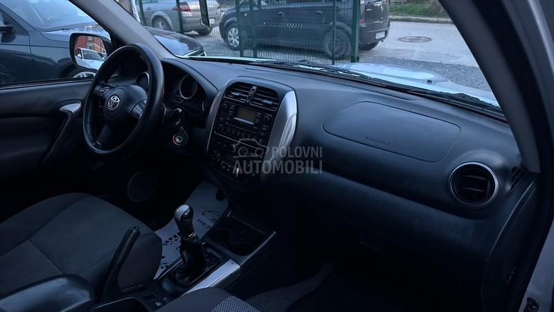 Toyota RAV 4 2,0 D 4X4 T00P