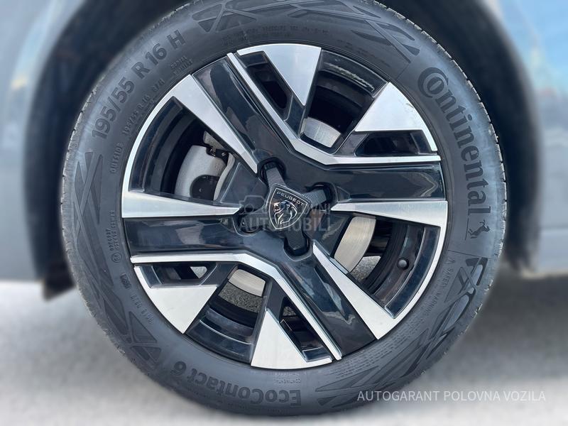 Peugeot 208 ALLURE HYBRID