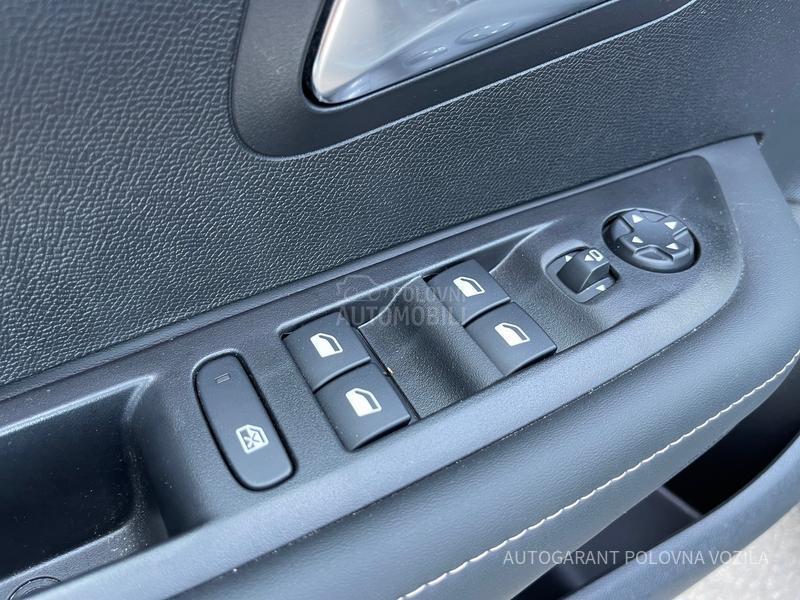 Peugeot 208 ALLURE HYBRID