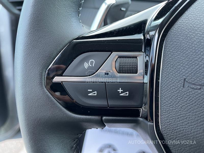 Peugeot 208 ALLURE HYBRID