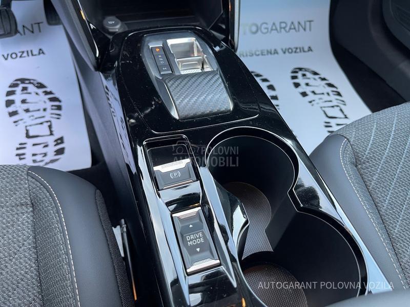 Peugeot 208 ALLURE HYBRID