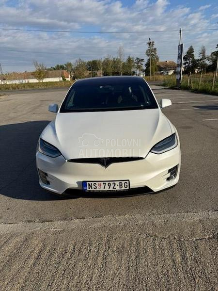 Tesla Model X 75D