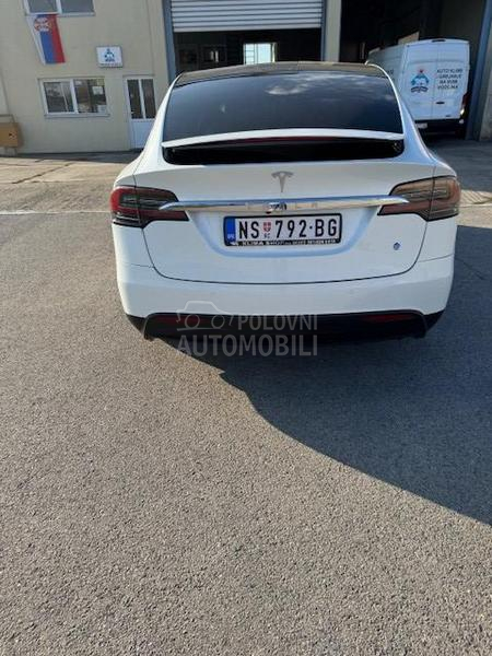 Tesla Model X 75D