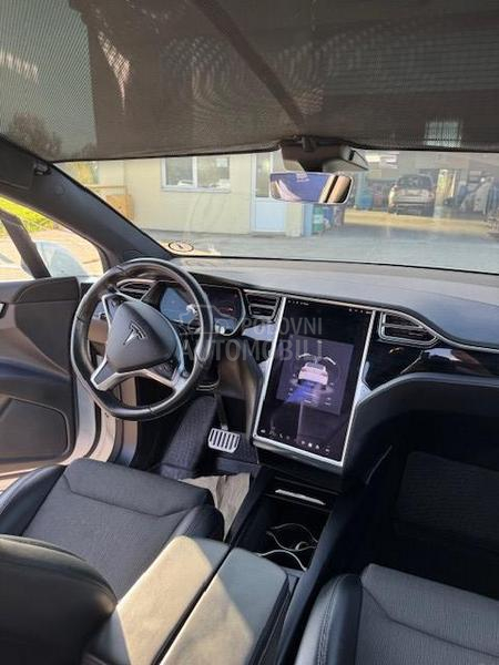 Tesla Model X 75D