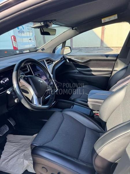 Tesla Model X 75D