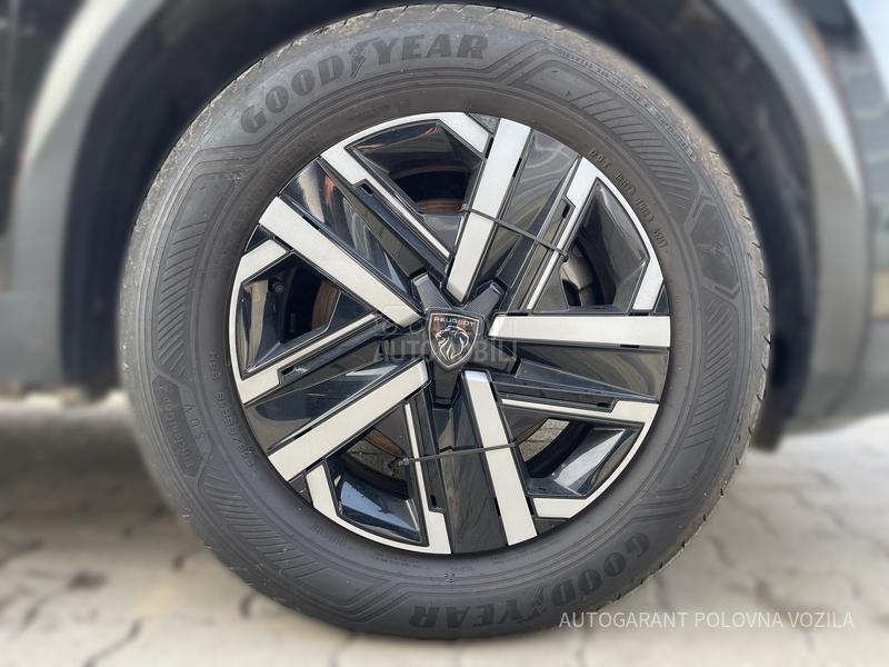 Peugeot 2008 HY 1.2 136 AT Style