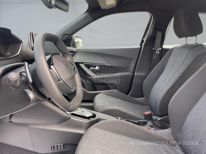 Peugeot 2008 HY 1.2 136 AT Style