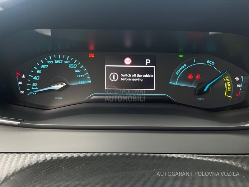 Peugeot 2008 HY 1.2 136 AT Style