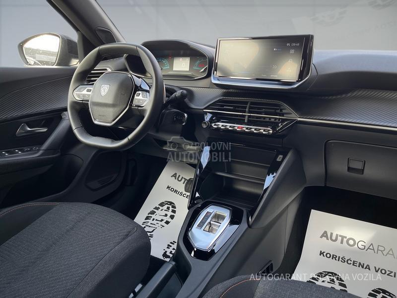 Peugeot 2008 HY 1.2 136 AT Style