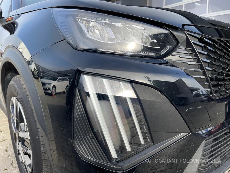 Peugeot 2008 HY 1.2 136 AT Style