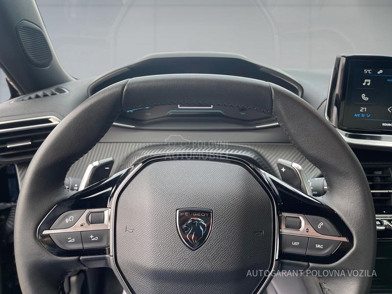 Peugeot 2008 HY 1.2 136 AT Style