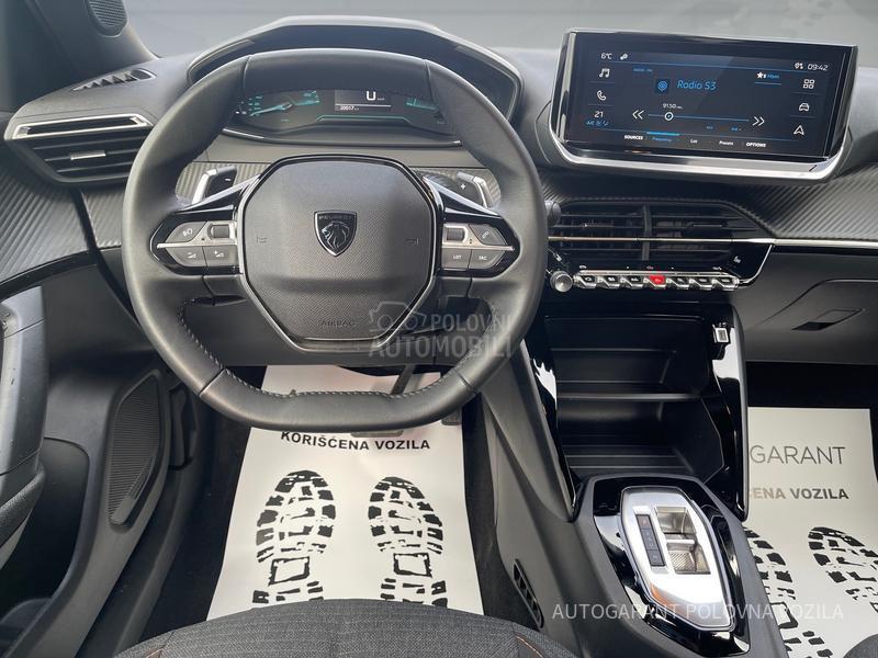 Peugeot 2008 HY 1.2 136 AT Style