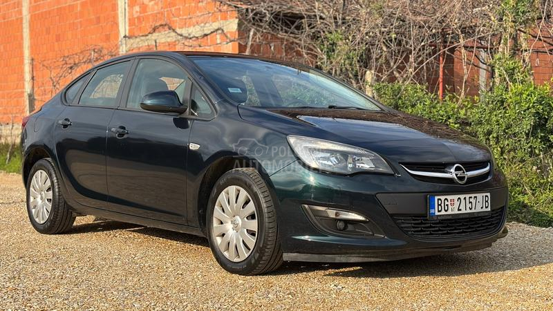 Opel Astra J 