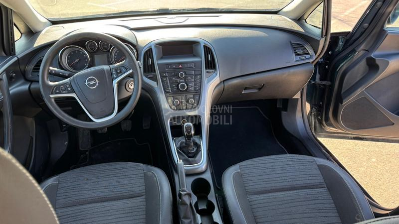 Opel Astra J 