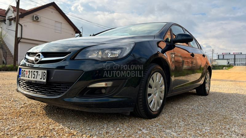 Opel Astra J 