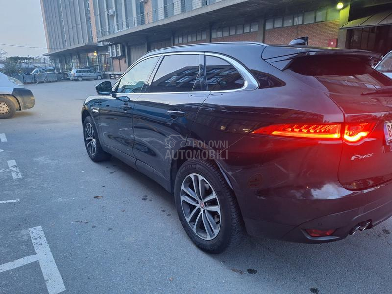 Jaguar F pace 