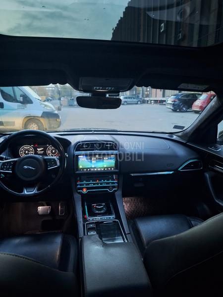 Jaguar F pace 