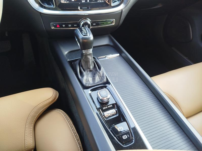 Volvo V60 Cross Country 2.0 D4 AWD A/T