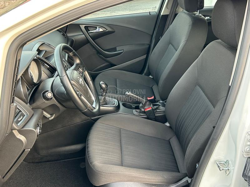 Opel Astra J 1.4 RE STAJLING